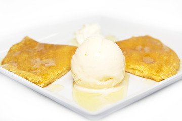 Banan pancake with ice cream