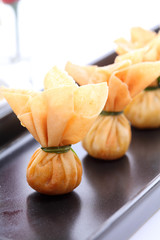 crab rangoon fried with sauce