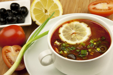 Solyanka, Russian soup with olives and lemon