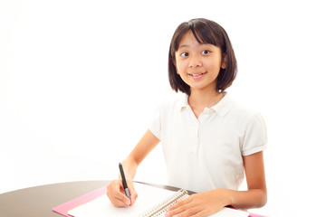 勉強に励む女の子