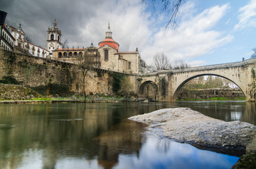 Fototapeta na wymiar Most i Katedra św Goncalo