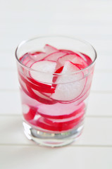 Radieschen Salat im Glas