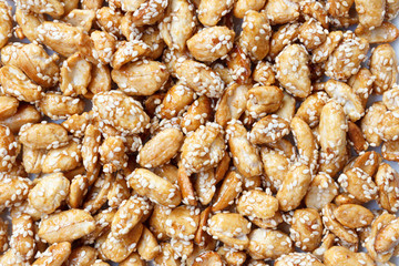 Sweet peanuts with sesame