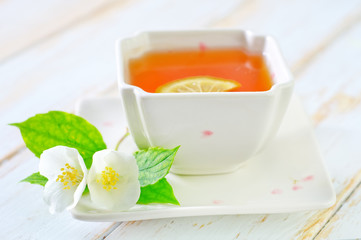 jasmin tea with lemon