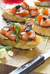 bruschetta, mozzarella, dried tomatoes...