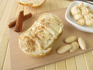Zimt-Mandel-Butter