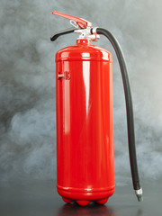 Feuerlöscher im Rauch
