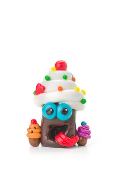 Handgemachte Knetfigur mit Süßigkeiten