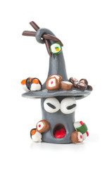 Handgemachte Knetfigur mit Sushi
