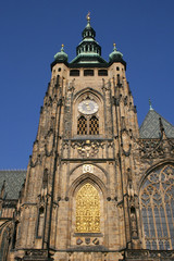 Fototapeta na wymiar Main tower of Prague Cathedral