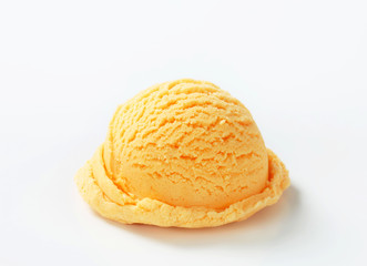 Apricot ice cream