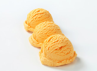 Apricot ice cream