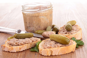 bread and pate