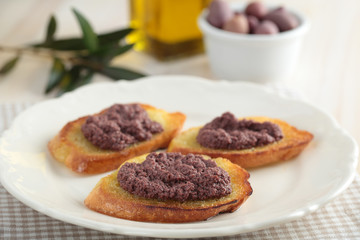 Crostinis with olive pate