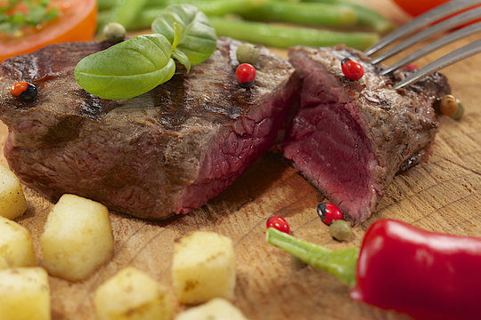 Gastronomie - Pavet de boeuf saignant