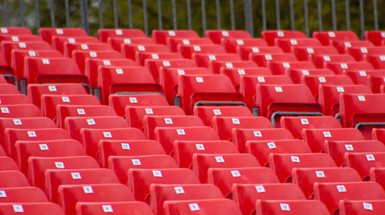 Fototapeta premium Rote Stadionsitze