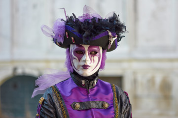 Obraz na płótnie Canvas Weneckie kostium uczęszcza Karnawał w Wenecji.