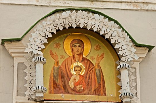 Kuskovo, icon on the fasade of the church