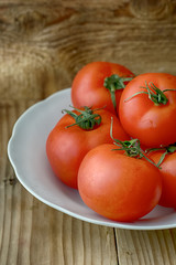 Свежие помидоры