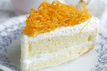 Gold egg yolks thread cake