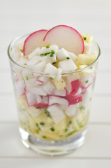 Radieschen Salat im Glas