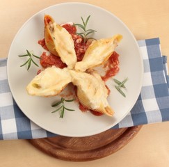 italian baked conchiglioni © SpaPartners