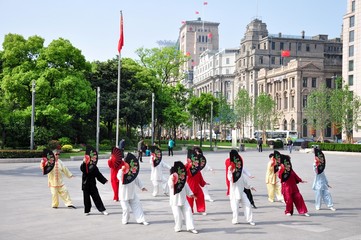 Tai Chi am Bund in Shanghai China 7