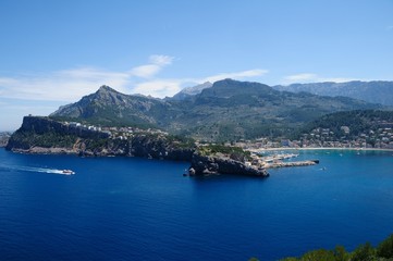 Fototapeta na wymiar Küste von Port de Sóller, Mallorca