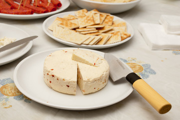 caciotta al peperoncino