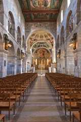 Fototapeta na wymiar Inside the Cathedral