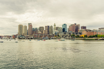 Obraz premium Boston Skyline on a Cloudy Day in Autumn