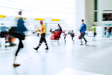 Fototapeta premium unterwegs am Flughafen