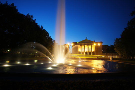 Fototapeta fountain before opera house in Poznan at night, Poland