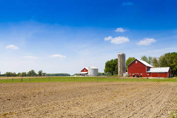 American Farmland With Blue Cloudy Sky - obrazy, fototapety, plakaty