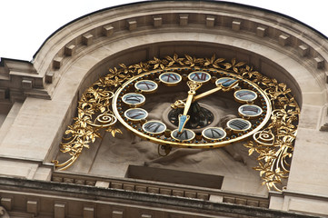 Horloge dorée