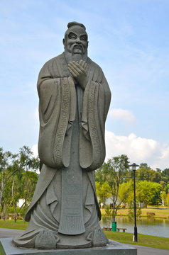Confucius statue in Singapore Chinese Garden