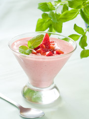 strawberry yoghurt dessert