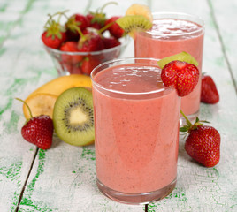 Smoothie of strawberries and kiwi