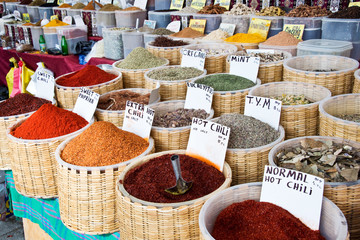 Piments et épices sur un marché, Tuquie