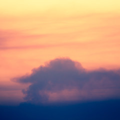 Grunge cloud background