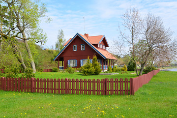 Fototapeta na wymiar Wiejski dom w Nida, Litwa
