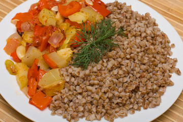 Buckwheat cereal with vegetables