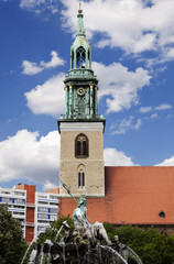 St. Mary's Church (Marienkirche) & Neptune Fountain (Neptunbrunn