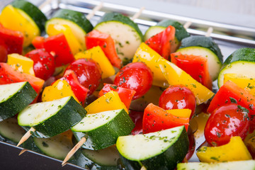 Vegetable skewers with tomato, pepper and zucchini