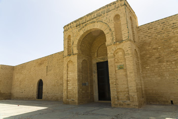 Fototapeta na wymiar Old Main Moscue w Mahdia w Tunezji