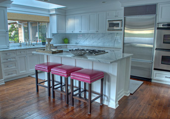 Fototapeta na wymiar Beautiful White Modern Kitchen