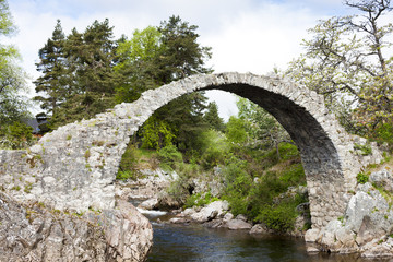 Fototapeta na wymiar Old Packhorse bridge, Carrbridge, Highlands, Scotland