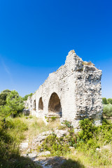 Fototapeta na wymiar ruins of Roman aqueduct near Meunerie, Provence, France