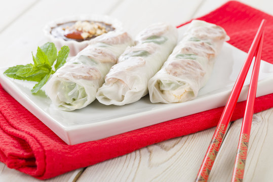 Bo Bia - Vietnamese fresh summer rolls with Chinese sausage