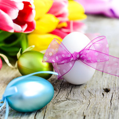 Frühstücksei mit zarter Schleife